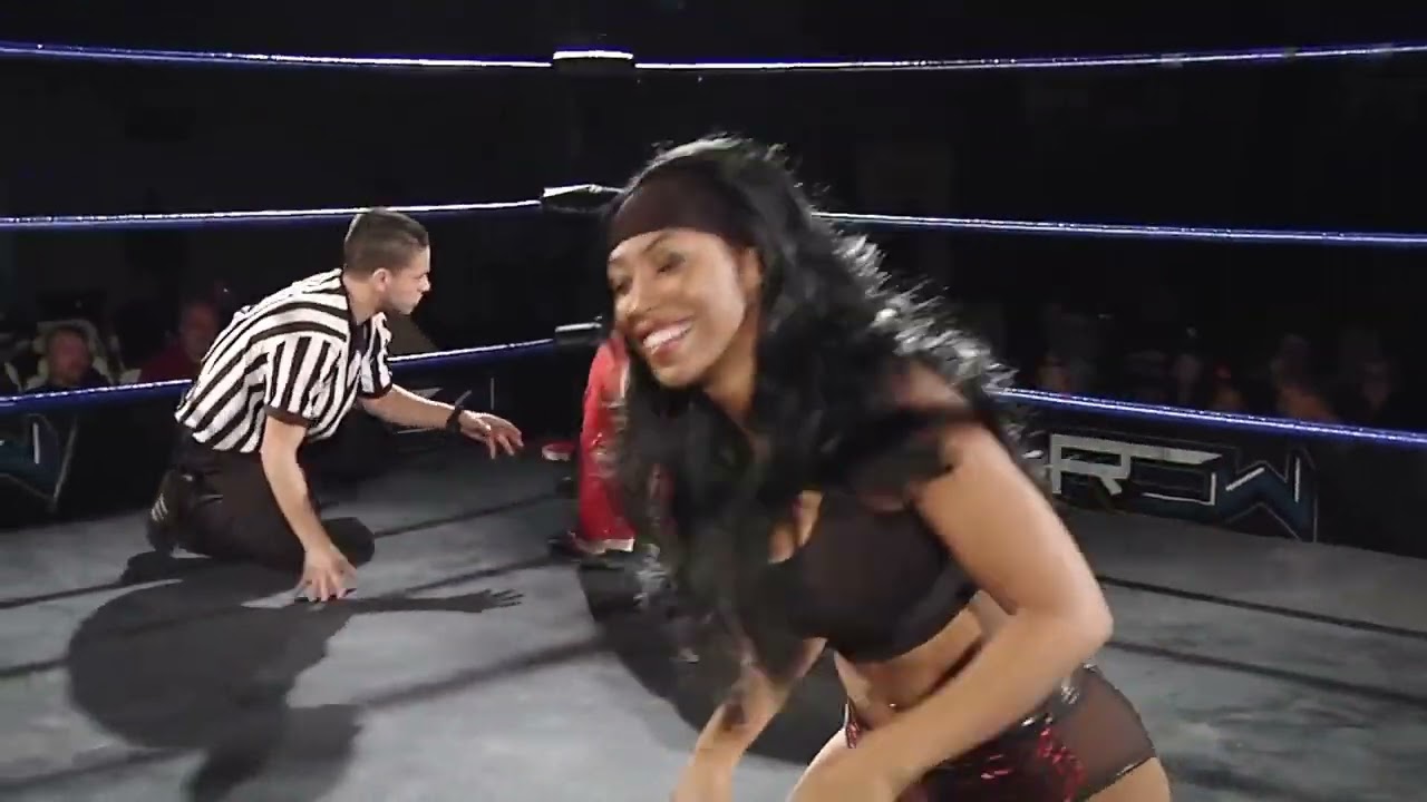 Ivory Robyn vs hyan row low blow match|| brutal female low blow background