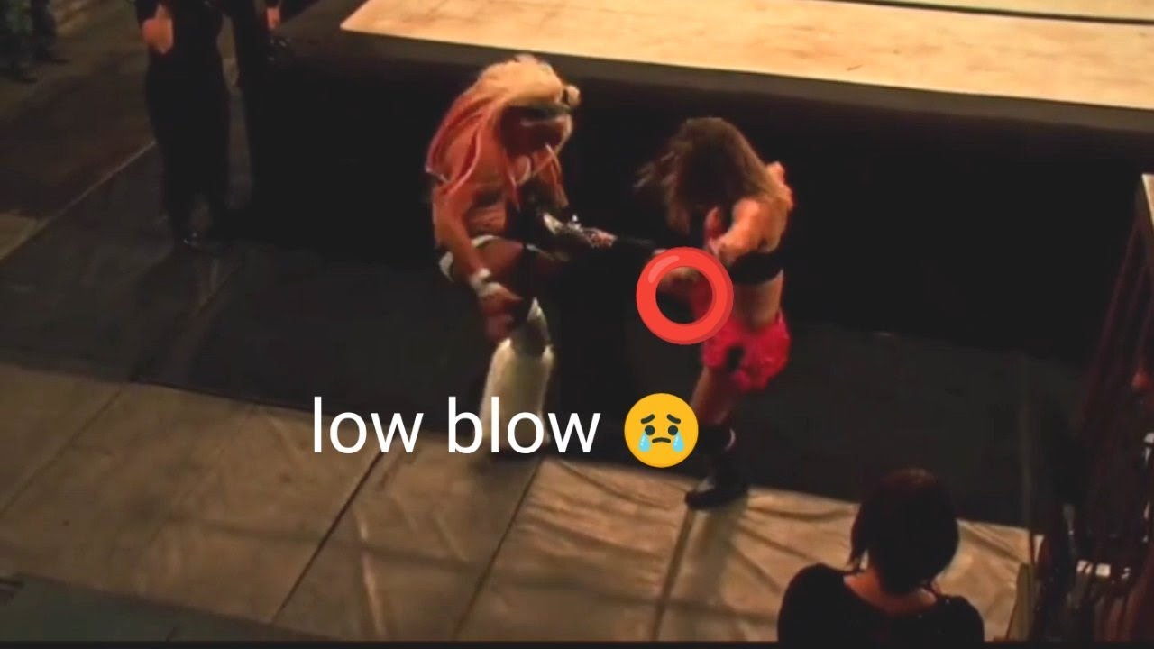 SEXY STAR VS TAYA VALKIERY LOW BLOW MATCH