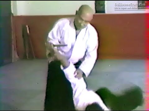 DEFENSE AGAINST KNIFE André Nocquet, 8th Dan Aikido - Tanto Dori background