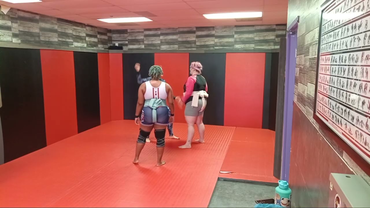 Nodowa/Tsuppari attack off the tachiai as well as how to counter it