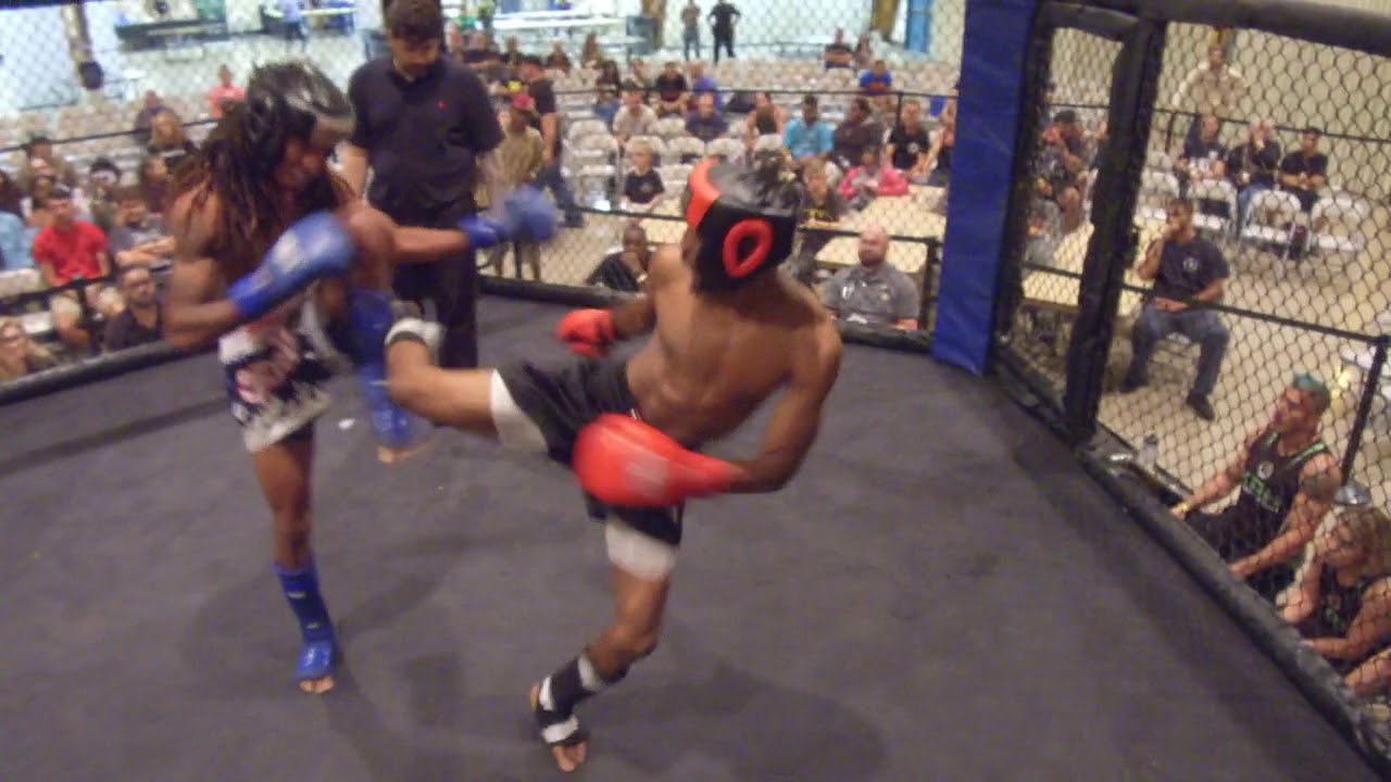 Oshay Robertson vs Xavier Knight background
