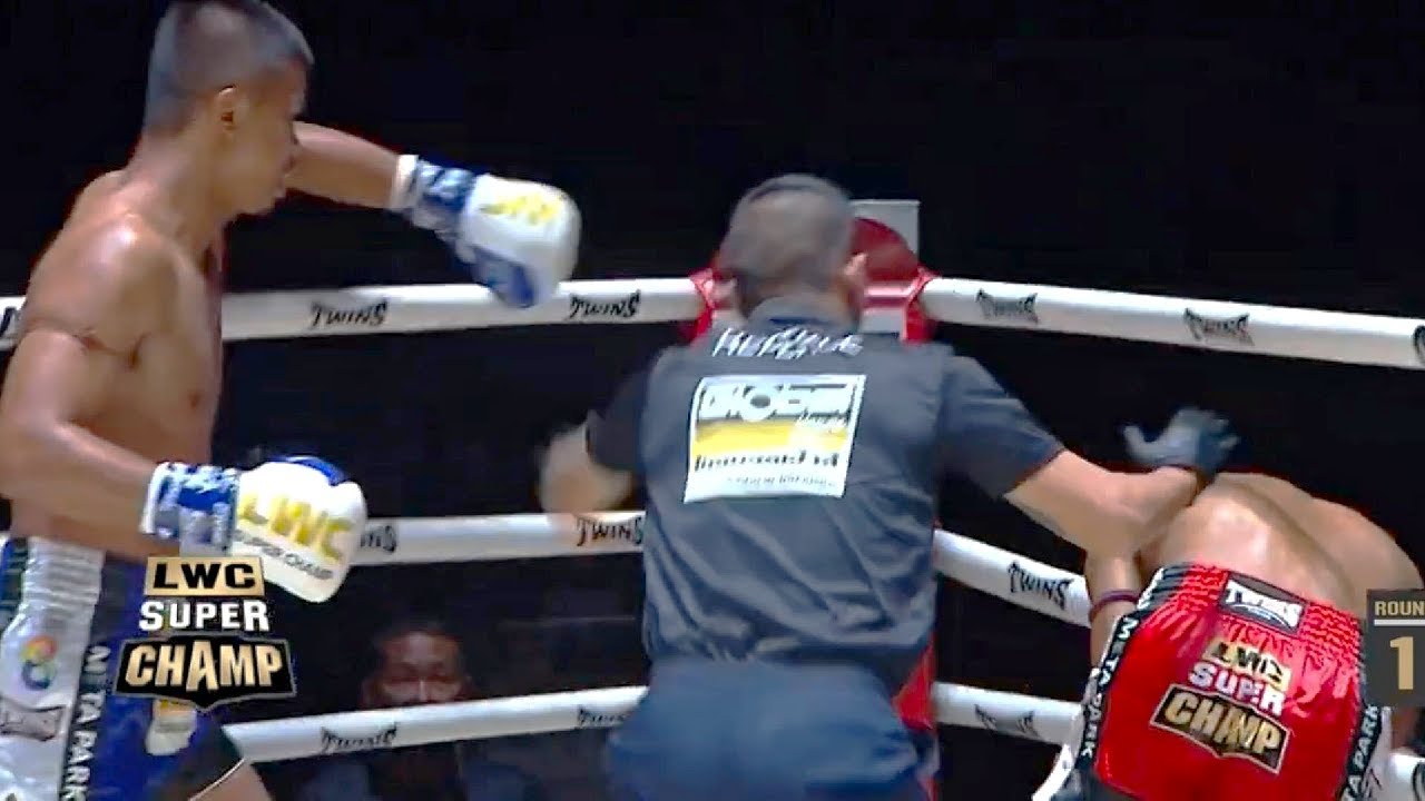 Denpanom's striking is brutal! | Muaythai Highlights (เด่นพนม พราน 26) background