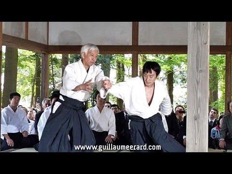Aikido - Moriteru Ueshiba Doshu demonstration at Aiki-jinja Taisai 2012