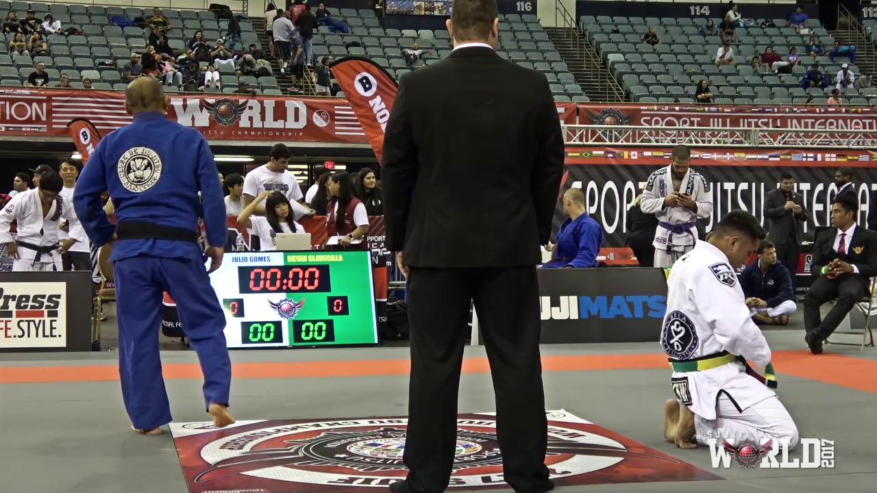 JULIO GOMES VS BRYAN CLAVECILLA