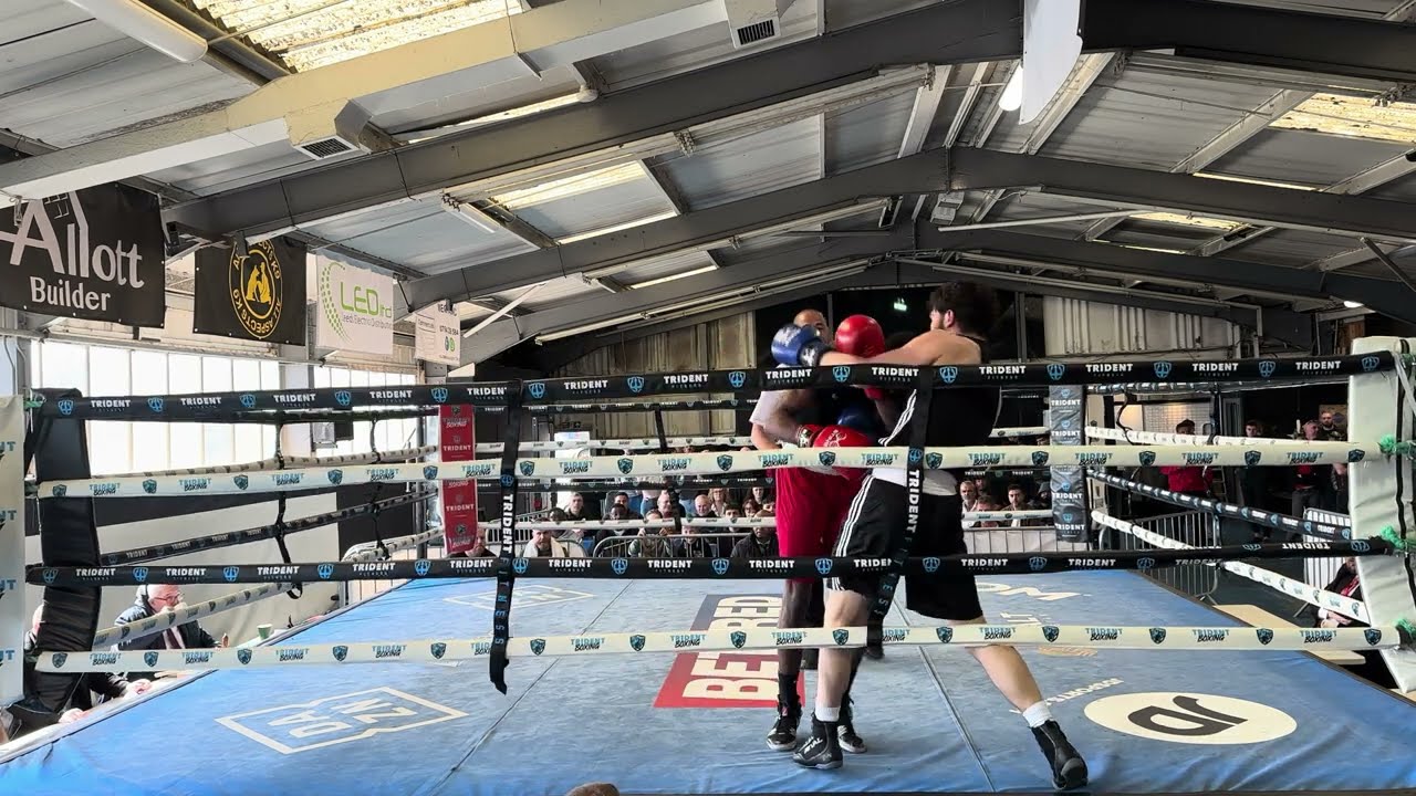 Elite Yorkshire Final | Mulunda v Bage 75kg