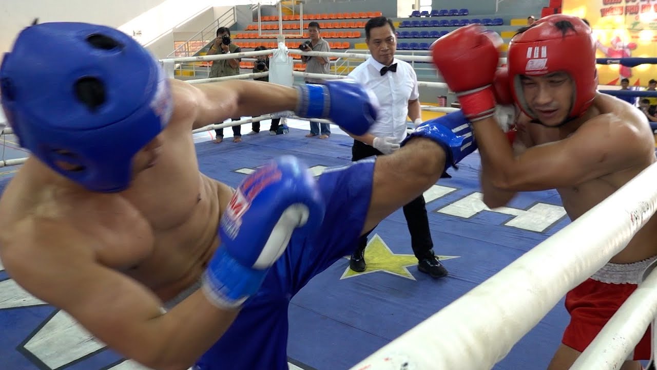 Trương Văn Mao tung serie đòn cực nặng buộc đối thủ phải rời đài | Kickboxing TP.HCM 2022 backdrop