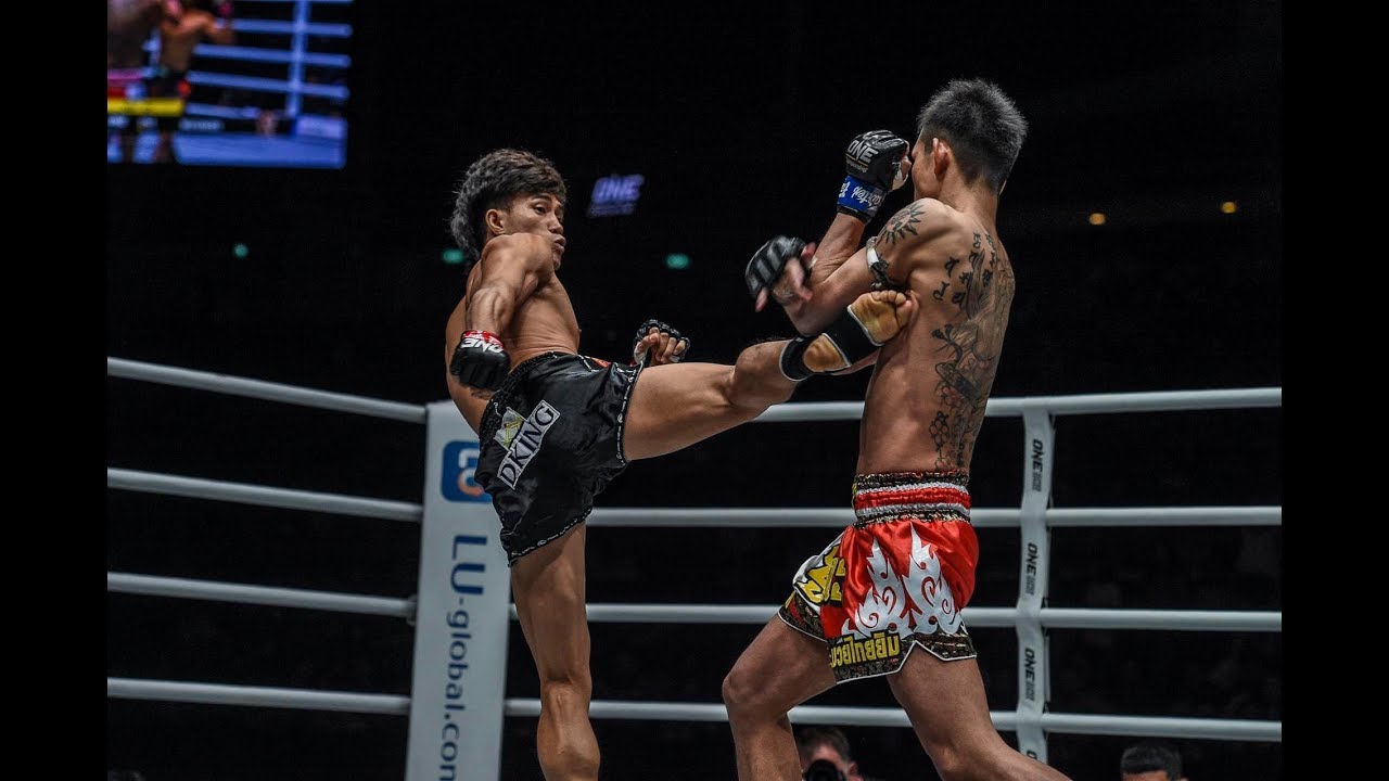 Full trận Nguyễn Trần Duy Nhất knock out Wantanabe: Duy Nhất gây sốc cho châu Á và Chủ tịch ONE backdrop