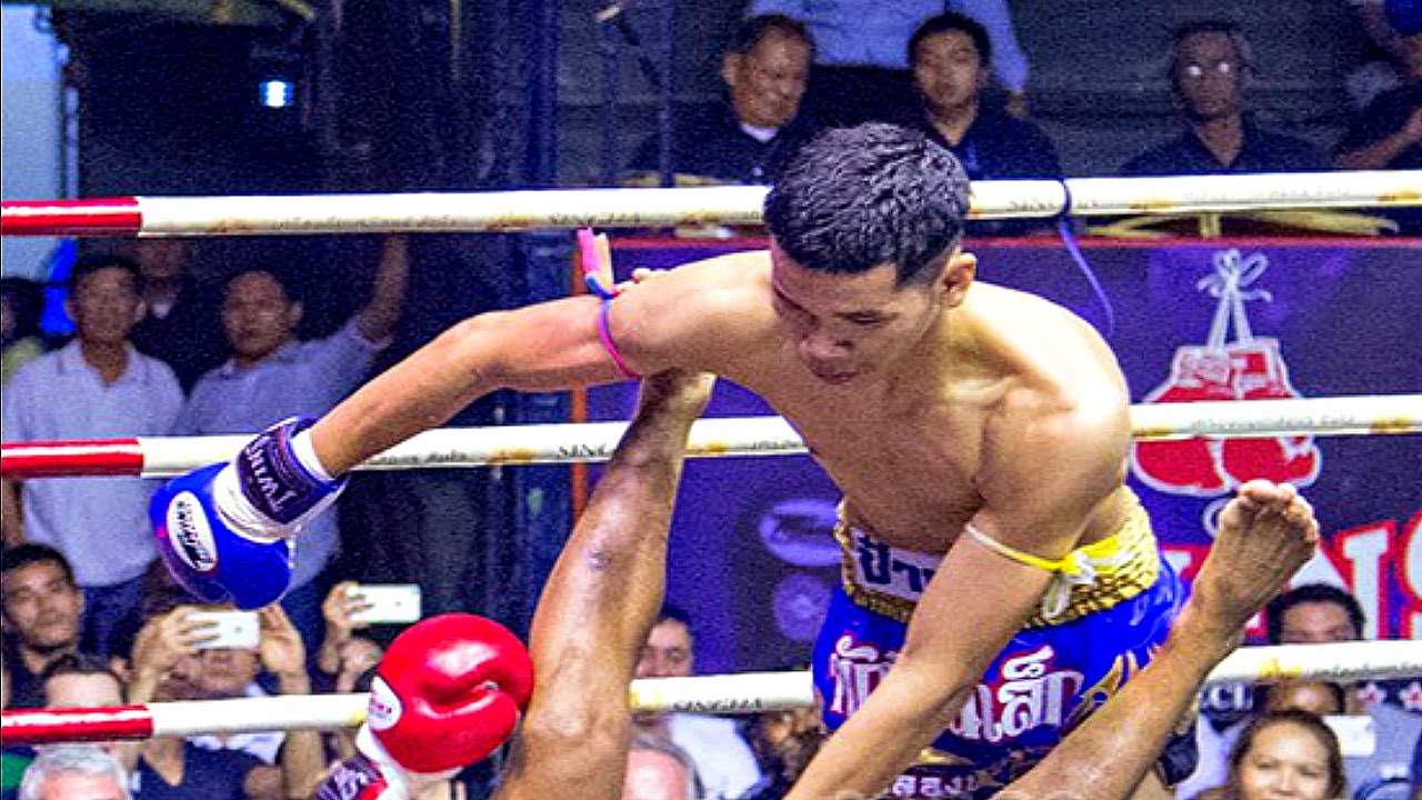 Thaksinlek Kiatniwat's Best Muay Thai Sweeps (ทักษิณเล็ก เกียรตินิวัฒน์) | Technical Brilliance background