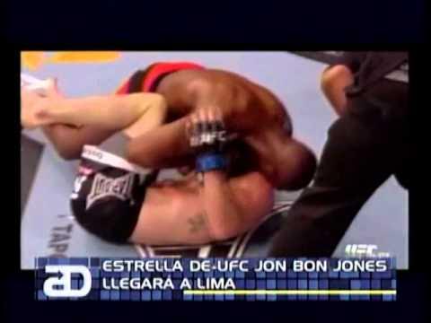 Iván Pitbull en América Deportes promocionando la llegada de Jon"Bons"Jons a Lima background