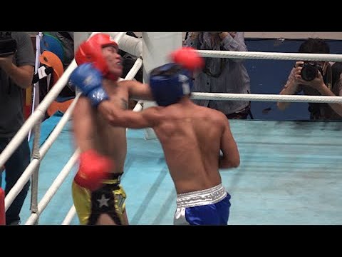Tài năng võ thuật Sài Gòn đánh bại cao thủ Võ Cổ Truyền Vũng Tàu trên sàn Kickboxing | Viet Fight background