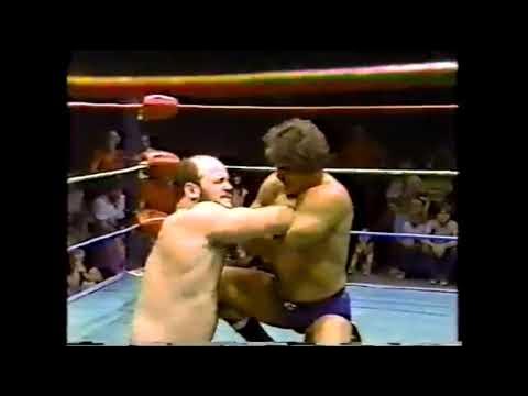 Buzz Sawyer vs Tito Santana. 1982