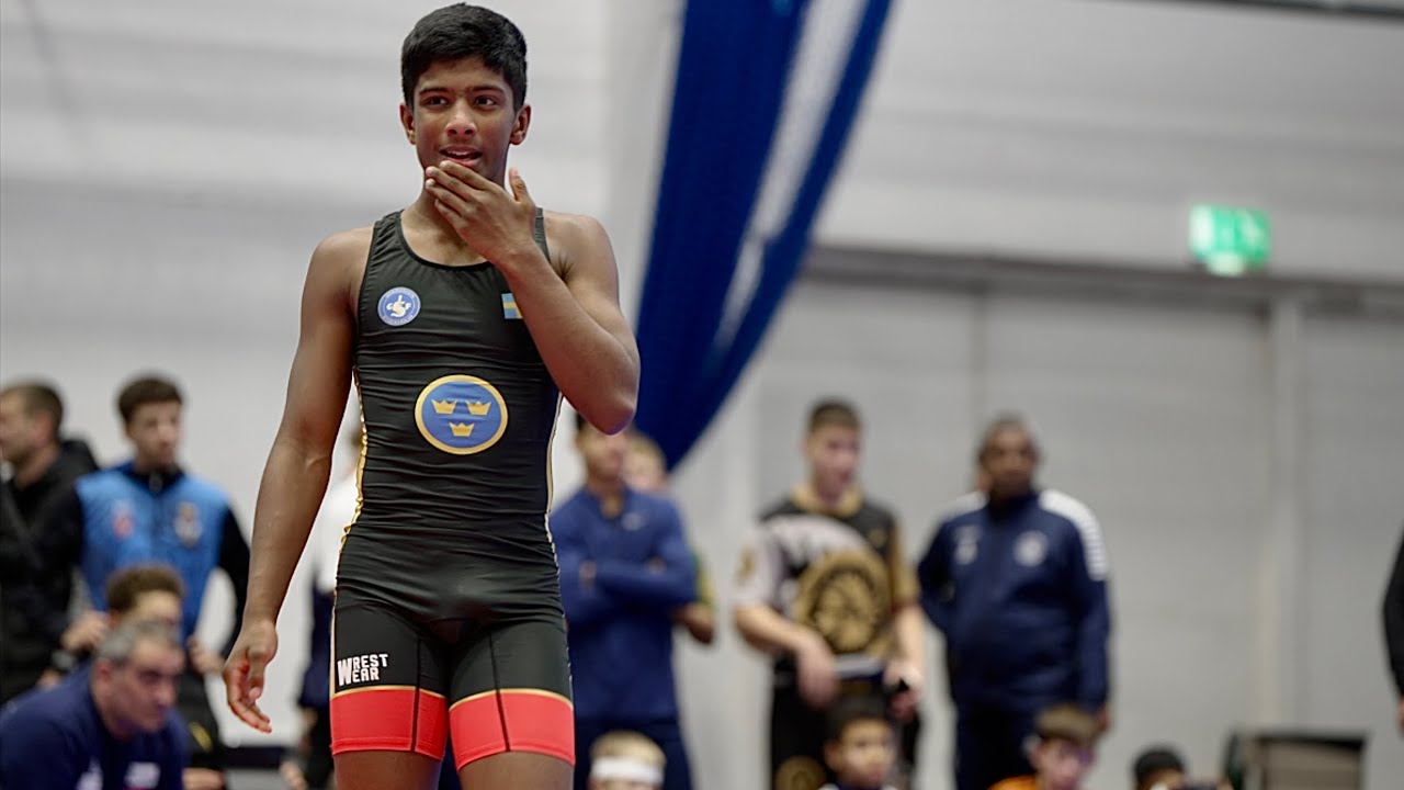U17 Santos Tharmalingam (SWE) vs Zare Baghdasaryan (ARM) 51kg. Greco-roman boys youth wrestling. backdrop