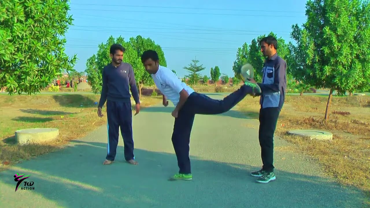 New Student First Day Taekwondo Basic kick training