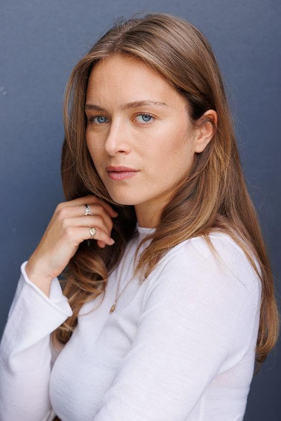 actor Olivia Sawyer large photo actor Olivia Sawyer large photo