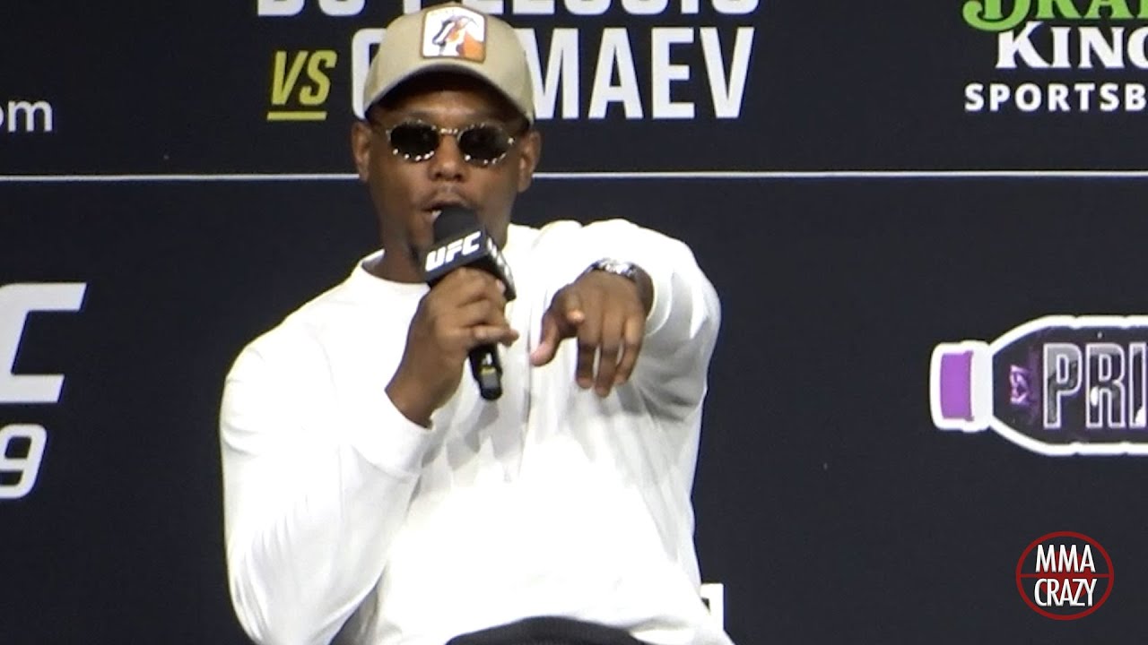 Jamahal Hill RIPS fan DISRESPECTING HIM & shouts out fans GIRLFRIEND