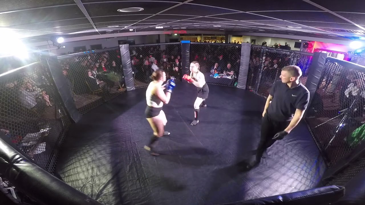 HULL | MMA | JADE GILCHRIST VS STACIE MOXON background