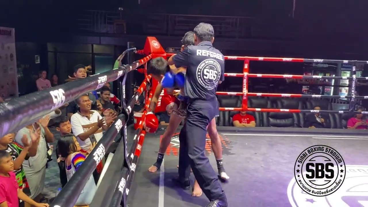 Patakmanee Sinbi Muay Thai ๐น๐ญ (red) v Nong Pluem Lookphutajor ๐น๐ญ (blue)