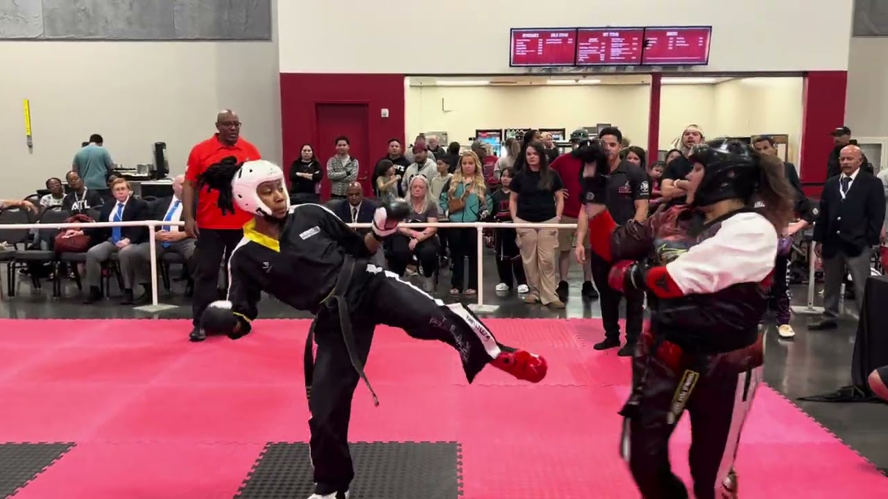 Ki'Tana Everett vs Krystal Alvarez Women's Open Weight Sparring - Compete Internationals 2025 background