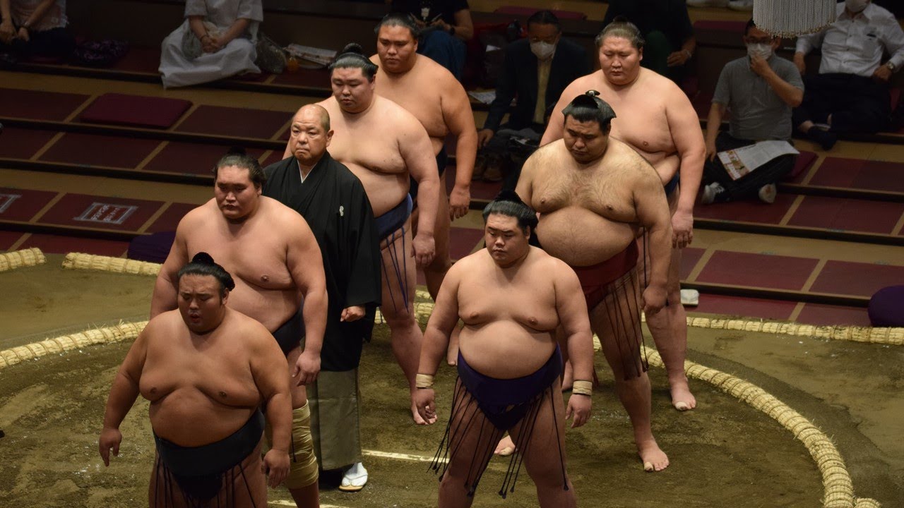 Sep 2021, Day 1: Ch-ch-changes! (Terunofuji, Takakeisho, Shodai etc) background