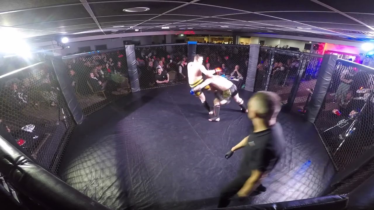 HULL | MMA | ALAN MILCZARCZYK THE EAGLE VS MIKEY 'MAYHEM' MCKEE background
