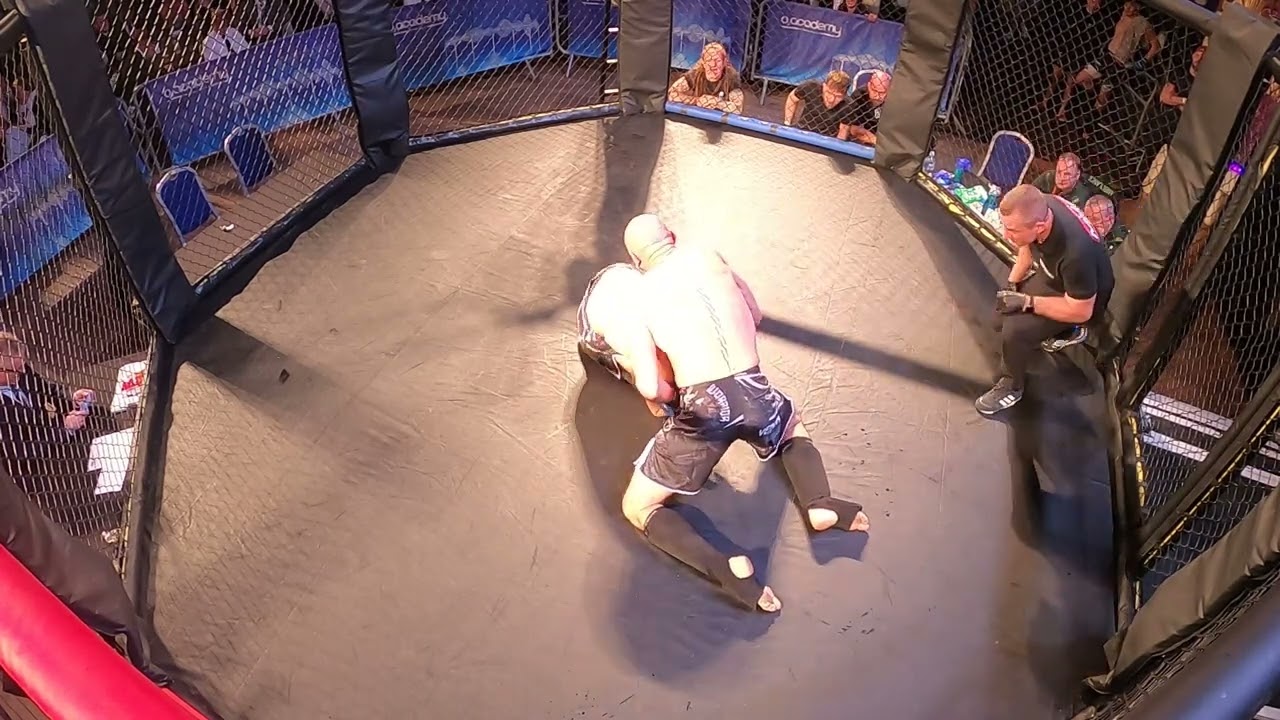 BOURNEMOUTH MMA CHARLIE JESSOP VS MRIOSLAW BOREK background