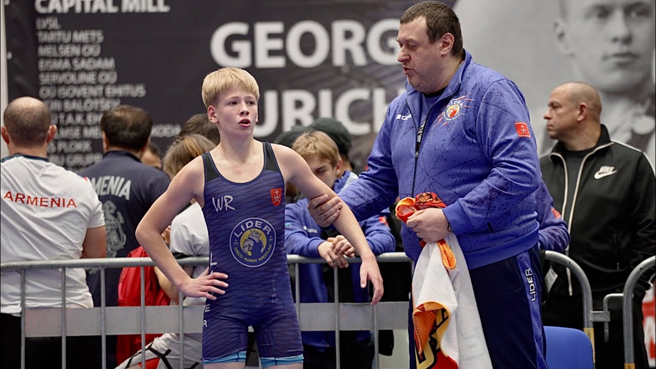 U15 Bekturgan Kadyraliev (KGZ) vs Artur Karpenko (UKR) 44kg. Greco-roman boys wrestling. B-cam-man