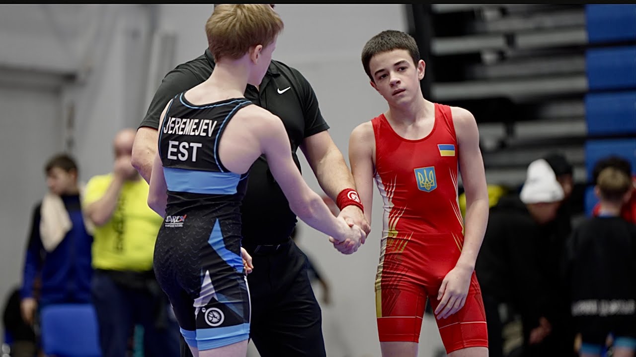 U15 Damir Boboiev (UKR) vs Artemi Jeremejev (EST) 48kg. Greco-roman boys youth wrestling.