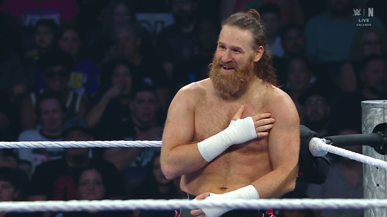 Sami Zayn vs Je'Von Evans | SmackDown Sep 26, 2025 (Part 1) background