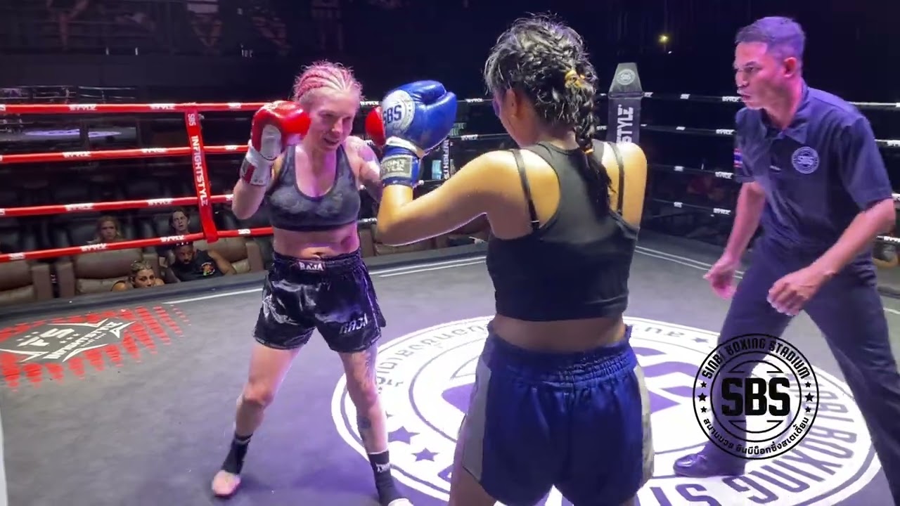 Anastasia Sinbi Muay Thai 🇳🇴 (red) loses to Bua Thong P. Sakda 🇹🇭 (blue) by decision