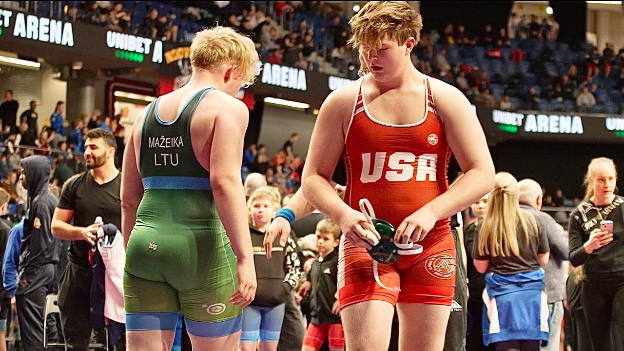 U15 August Moser (USA) vs Liudvikas Mazeika (LTU) 110kg. Freestyle boys wrestling. B-cam-man background