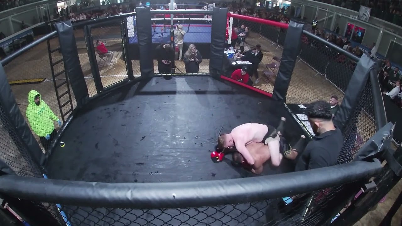 BRISTOL | MMA | SEBASTIAN THOPMSON VS BEN MURFITT background