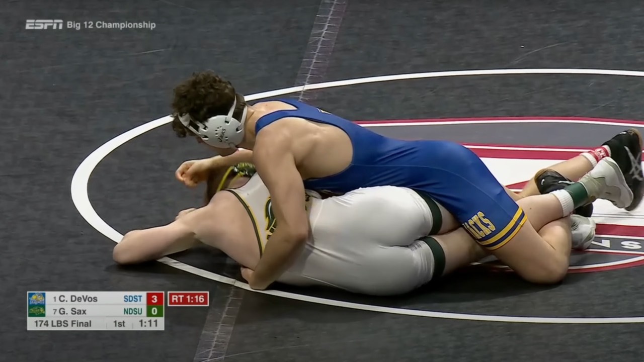 174lbs Cade DeVos (South Dakota State) vs Gaven Sax (North Dakota State)