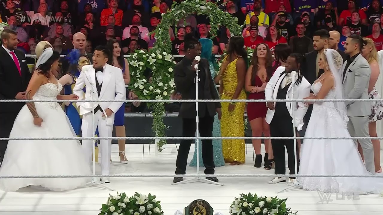 24/7 Championship Double Commitment Ceremony turns hot and heavy: Raw, Apr. 18, 2022