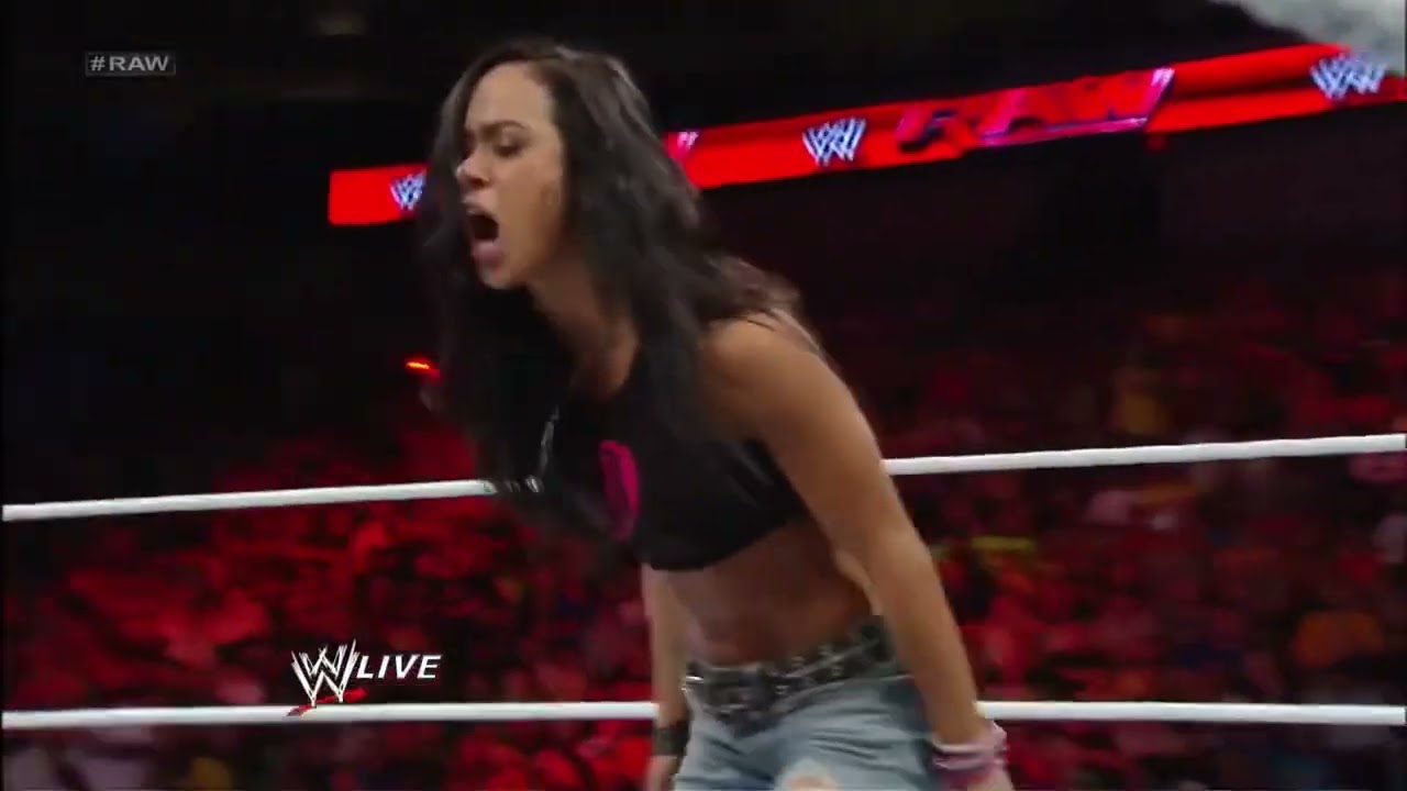 Naomi vs. Brie Bella vs. Natalya - Triple Threat No. 1 Contender's Match: Raw, September 02, 2013