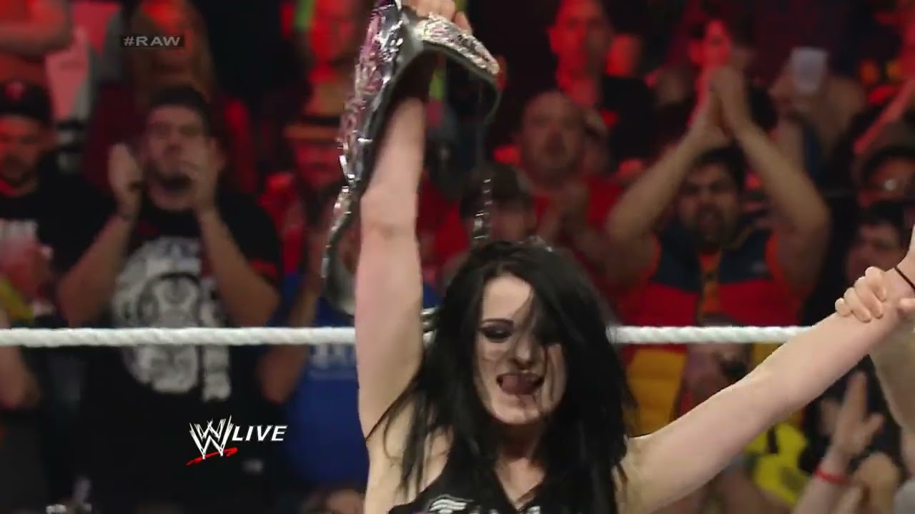 Paige vs. Alicia Fox: Raw, June 09, 2014 background