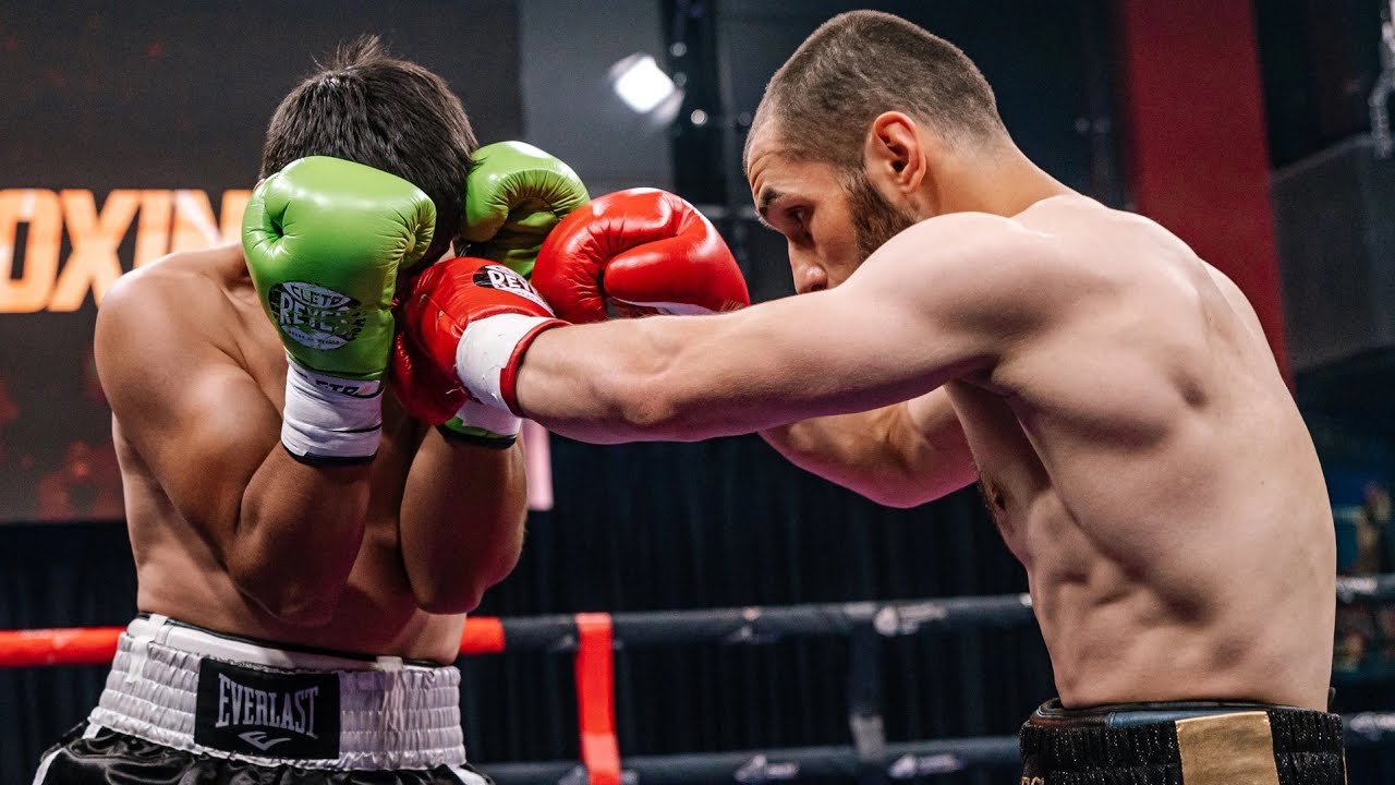 Нокаут ударом в печень! Эльнур Самедов против Жавохирбека Каримова на RCC Boxing | Быстрая победа background