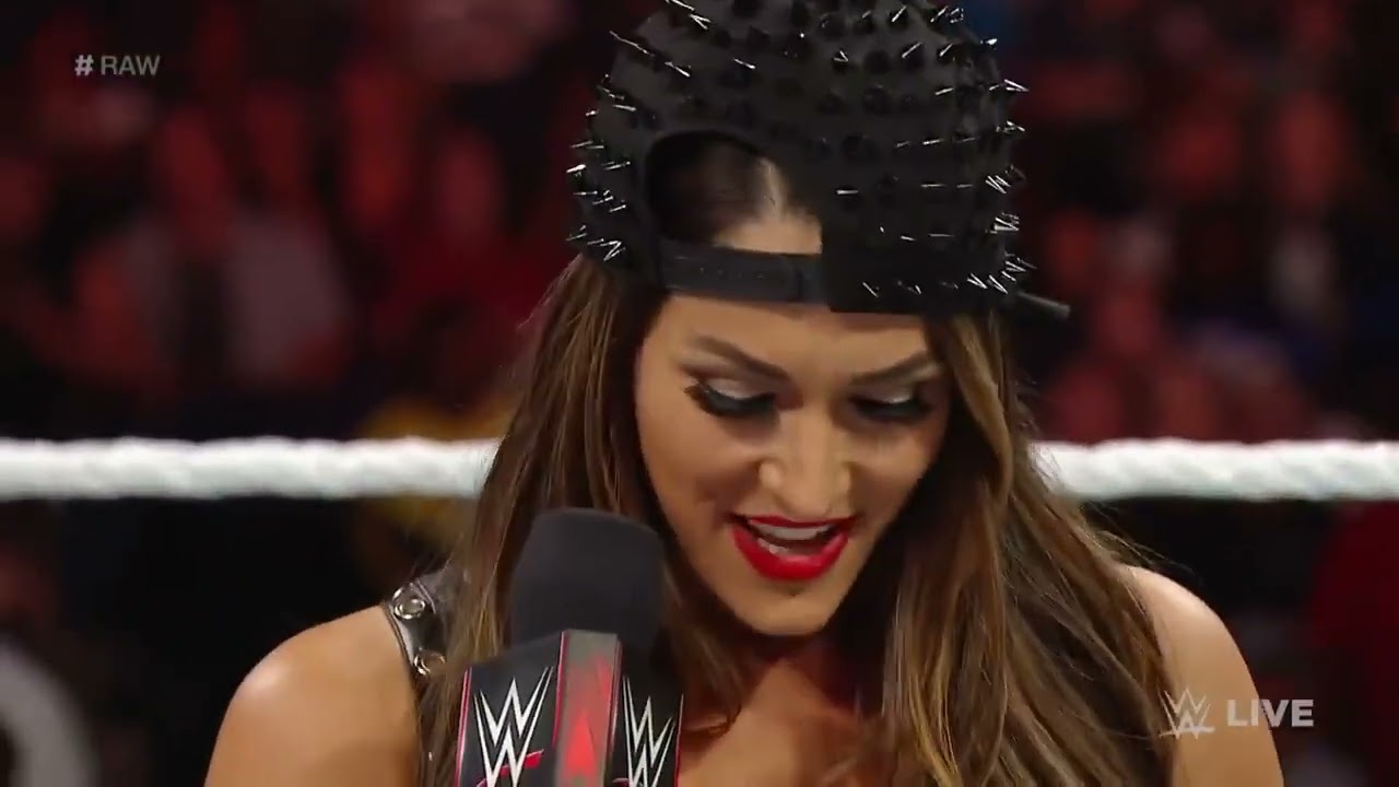 Nikki Bella demands that Brie Bella cease calling herself a “Bella”: Raw, Sept. 22, 2014 background