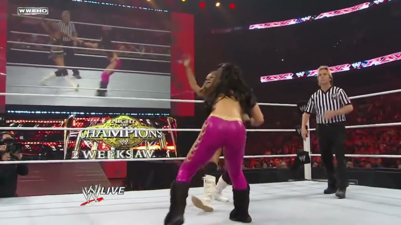 Melina (c) vs. Alicia Fox - Divas Championship Match: Raw, Sept. 6, 2010