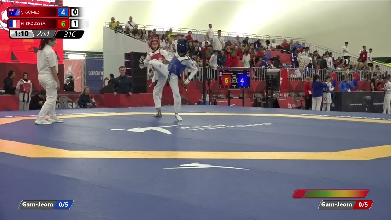 316 Round of 32 Women 44kg AUS C GOMEZ FRA H BROUSSEA background