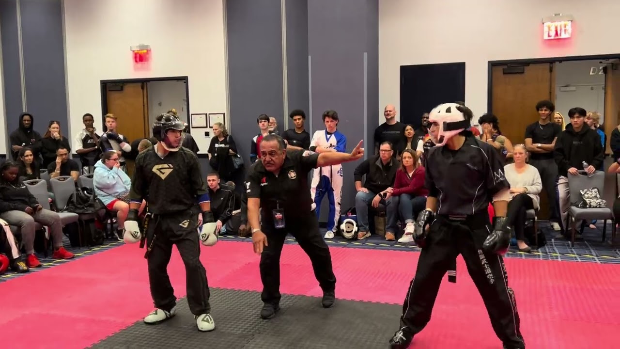 Danny Oliva vs Sebastian Villanueva 16-17 Boys Sparring - Diamond Nationals 2024