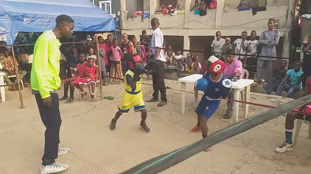 🔥 Afolayan Mohammed 🟡 vs Aloba 🔵 | Rock Boxing Day Tournament 🥊⚡ background