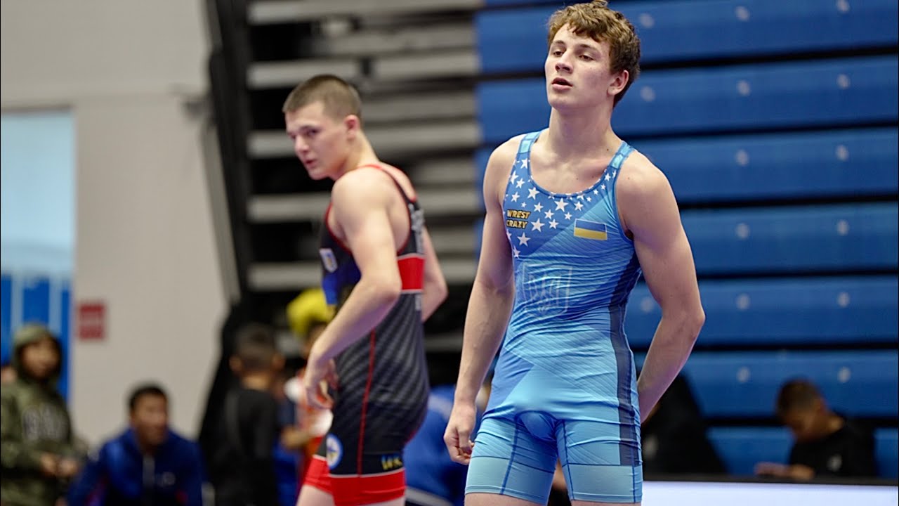 U17 Oleksandr Budarev (UKR) vs Danylo Drahulian (UKR) 65kg. Greco-roman boys youth wrestling. backdrop