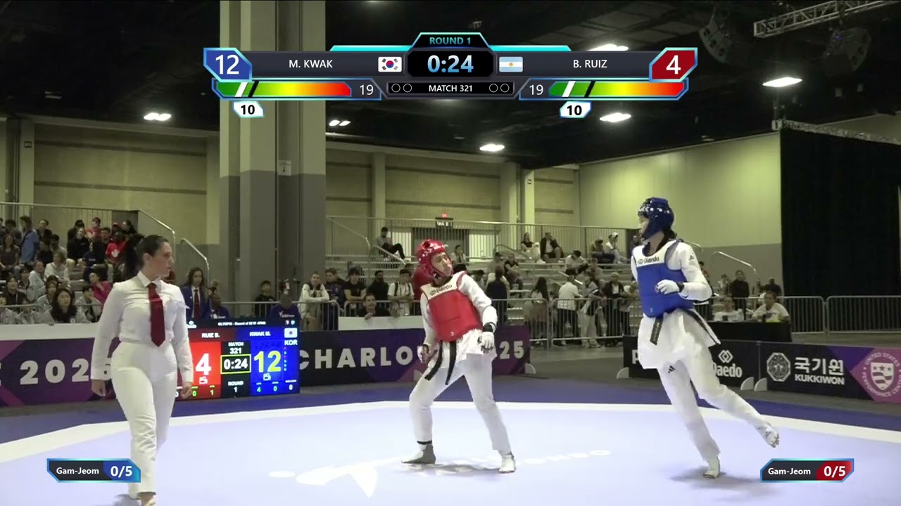 321 Round of 32 W 67kg KOR M KWAK ARG B RUIZ PGM background
