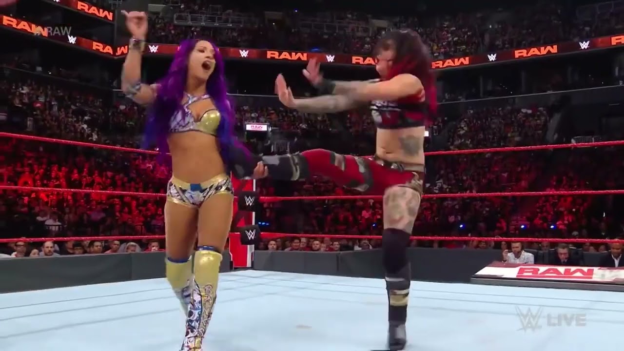 The Riott Squad vs. Bayley, Ember Moon & Sasha Banks - 6-Woman Tag Team Match: Raw, Aug. 20, 2018