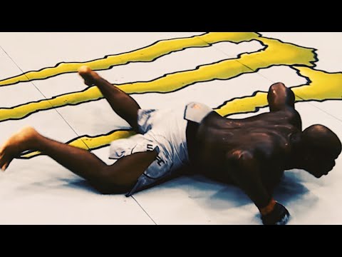 Derrick Lewis VS MMA