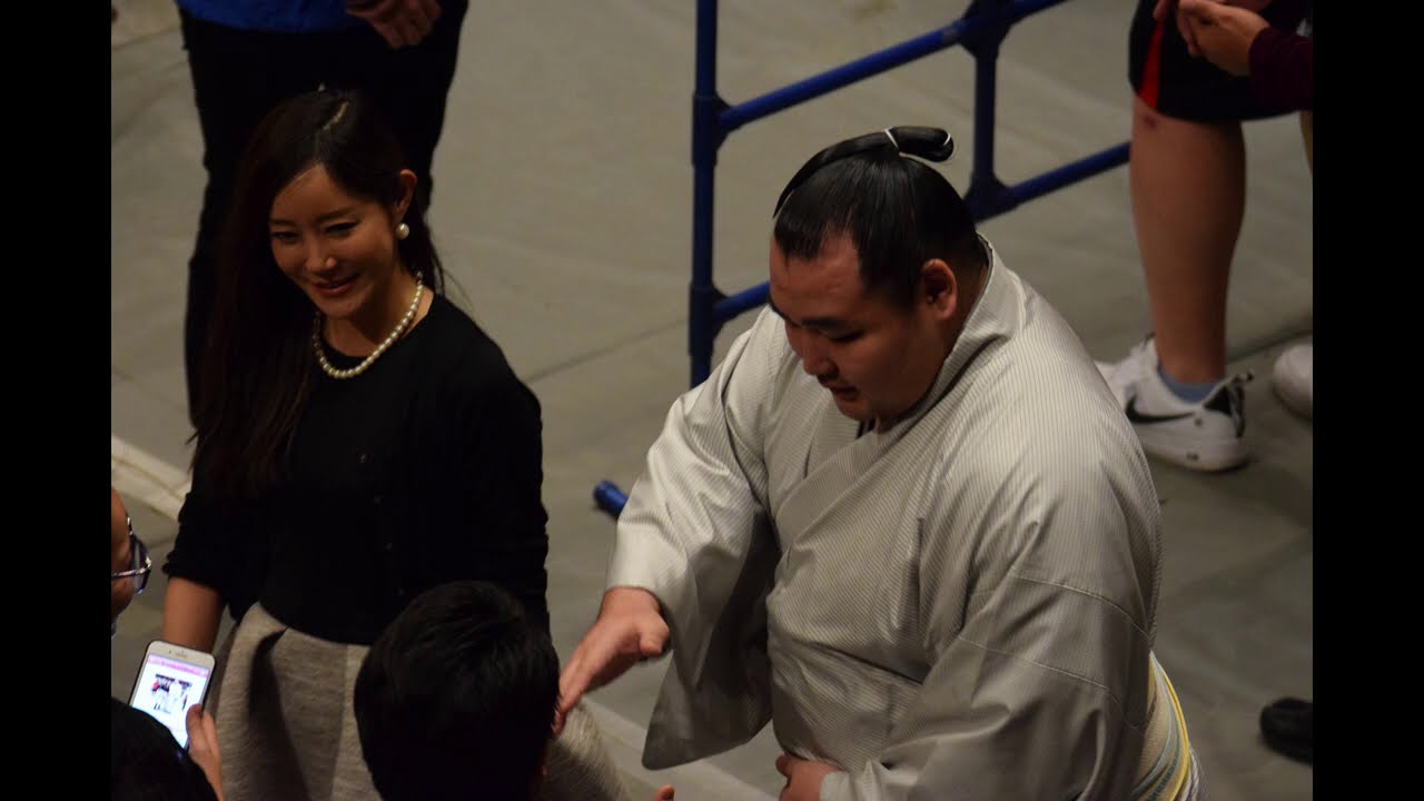 Kakuryu says he's competing...amid coughs and sniffles