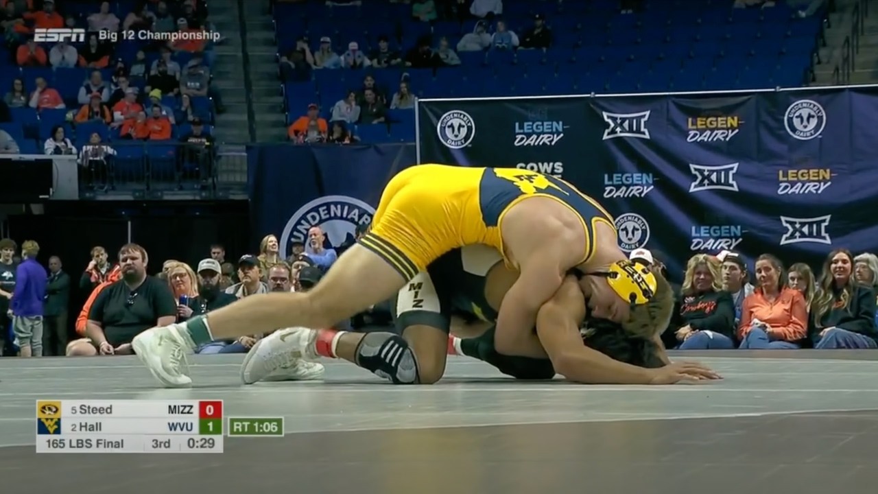 165lbs Peyton Hall (West Virginia) vs Cam Steed (Missouri)