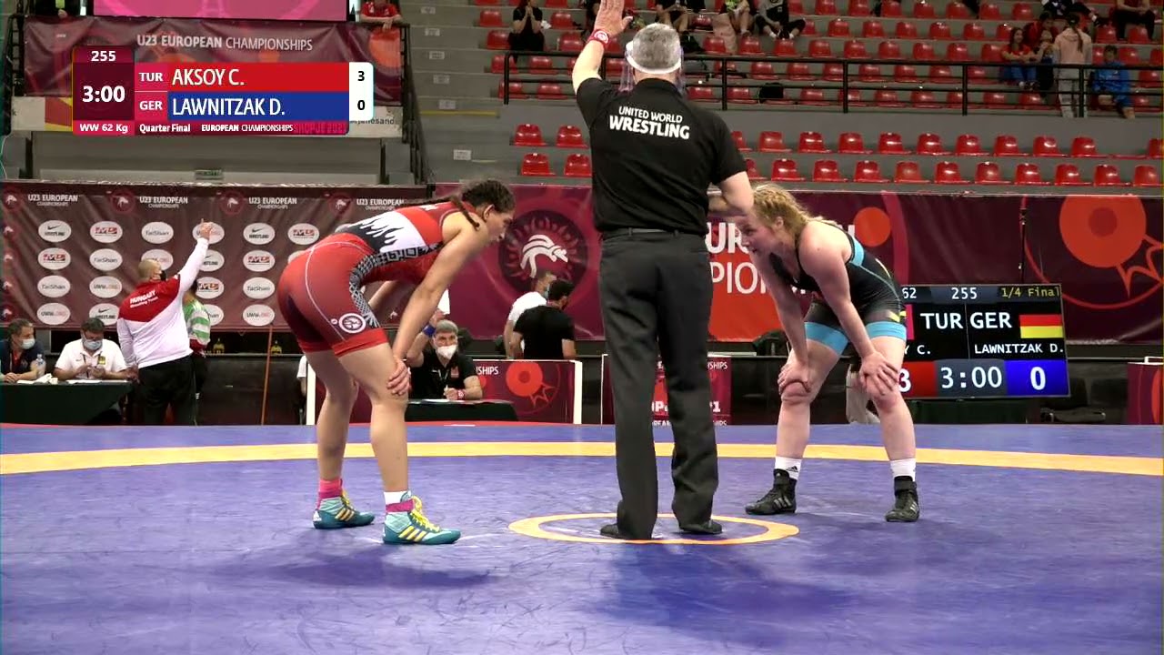 1/4 WW - 62 kg: C. AKSOY (TUR) v. D. LAWNITZAK (GER) background