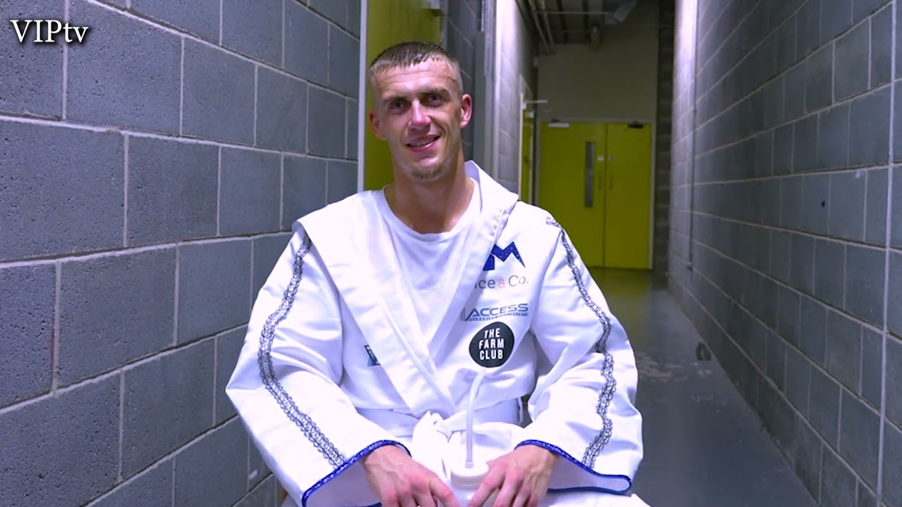 4 solid rounds under the belt for 2-0 Ashley Marron