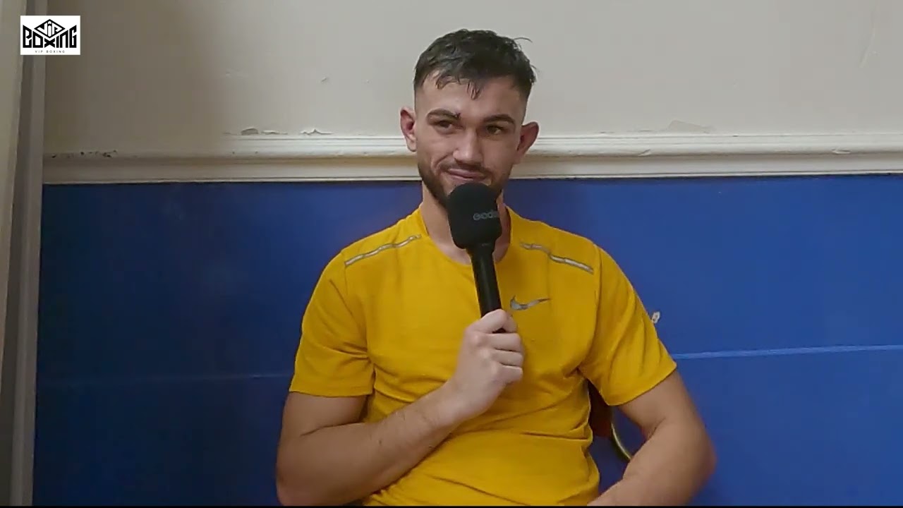 Jake Abrol & Josh Sandford go toe to toe over 8 Rds resulting in a draw. background